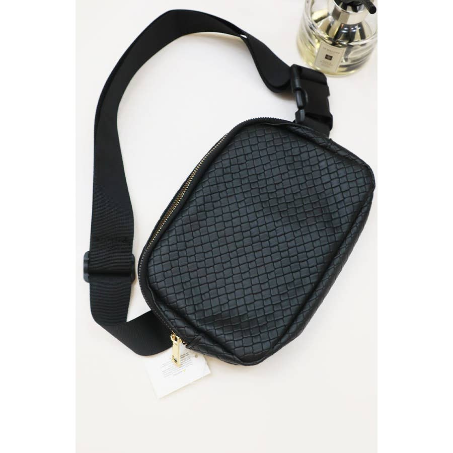 Fashionable Soft PU Crossbody Bag: BLACK / ONE