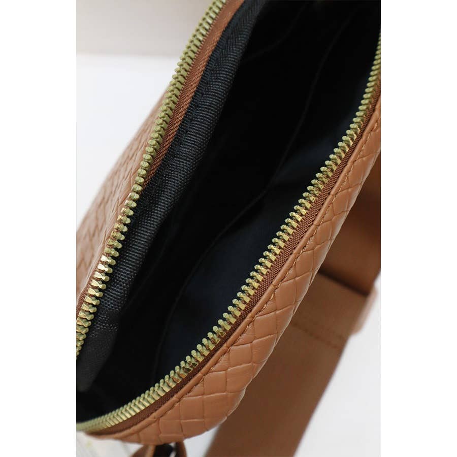 Fashionable Soft PU Crossbody Bag: BLACK / ONE