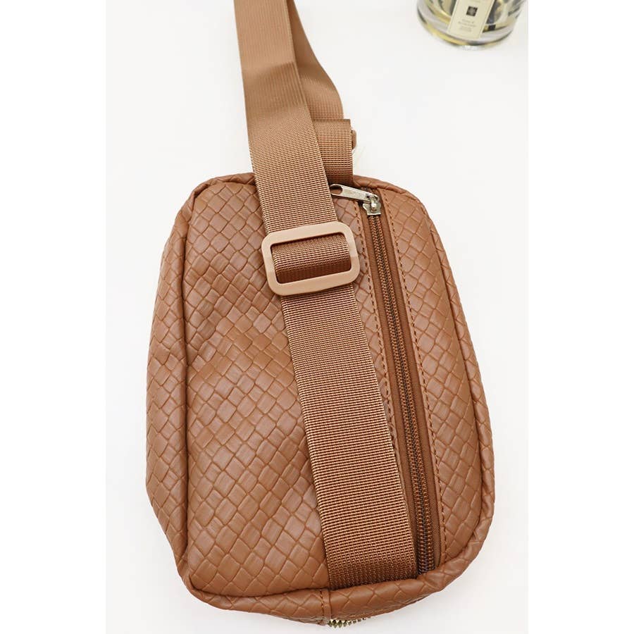 Fashionable Soft PU Crossbody Bag: BLACK / ONE