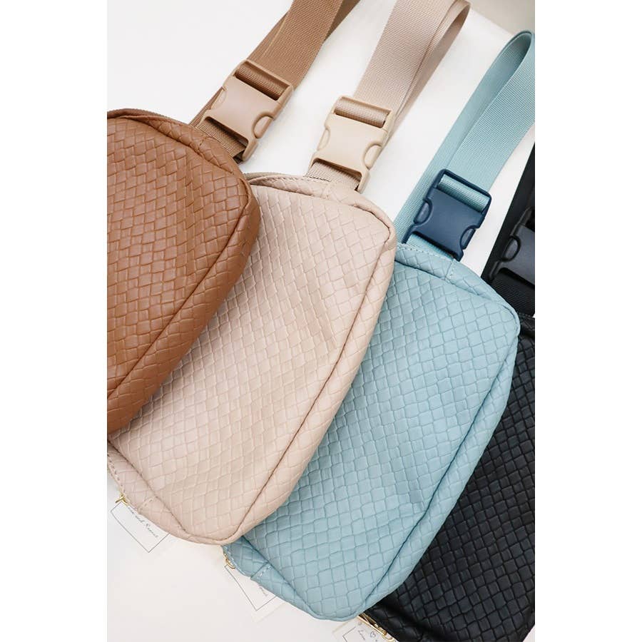 Fashionable Soft PU Crossbody Bag: BLACK / ONE