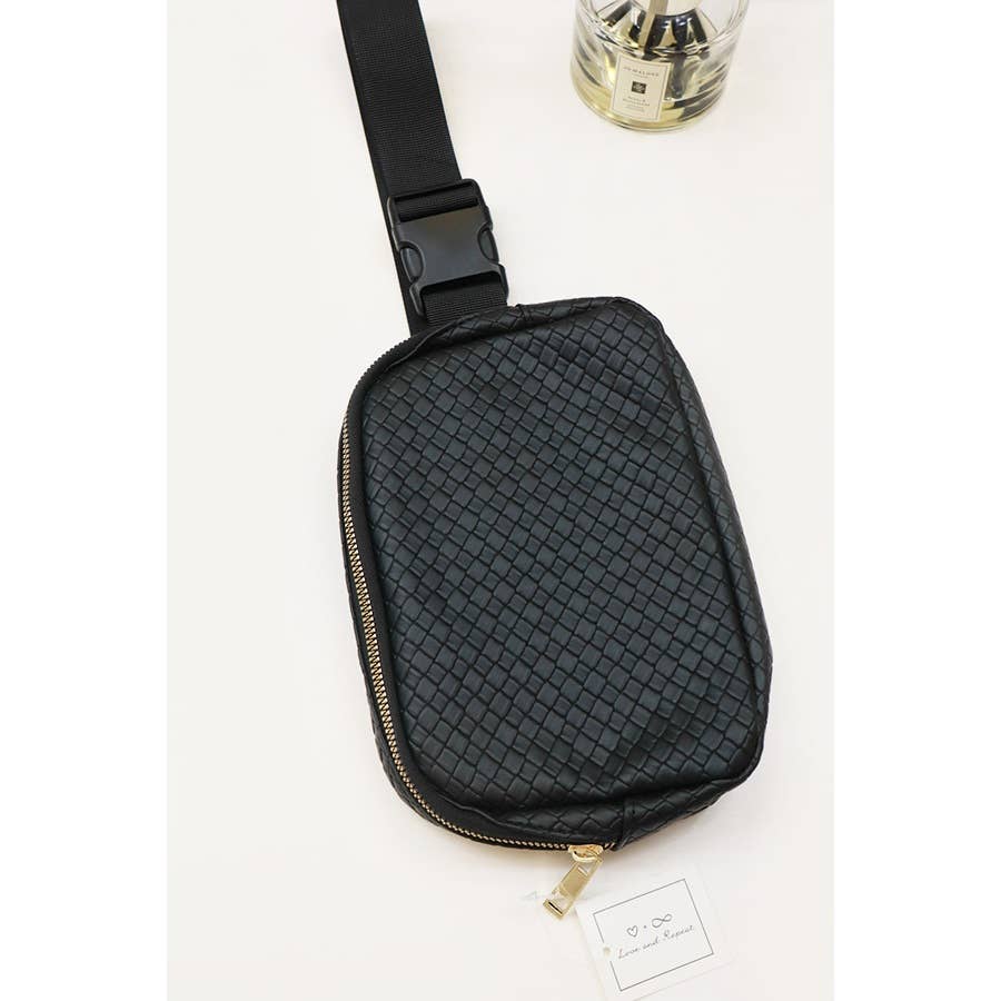 Fashionable Soft PU Crossbody Bag: BLACK / ONE